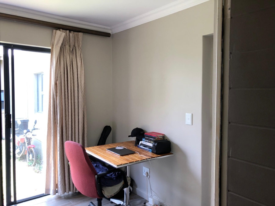 To Let 4 Bedroom Property for Rent in Cedar Creek Gauteng
