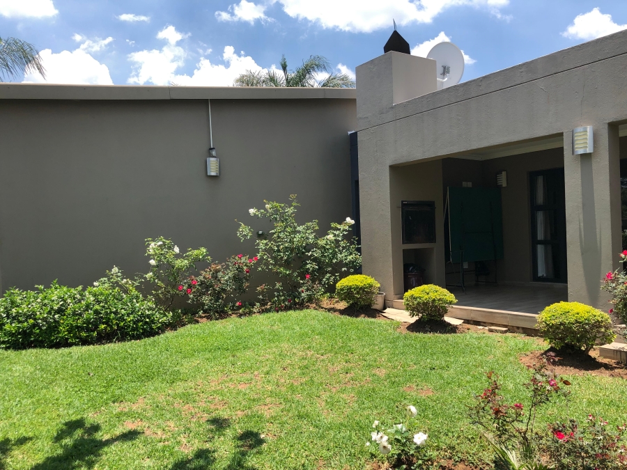 To Let 4 Bedroom Property for Rent in Cedar Creek Gauteng