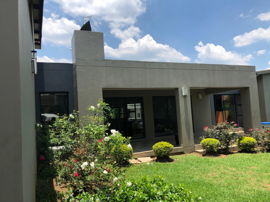 To Let 4 Bedroom Property for Rent in Cedar Creek Gauteng