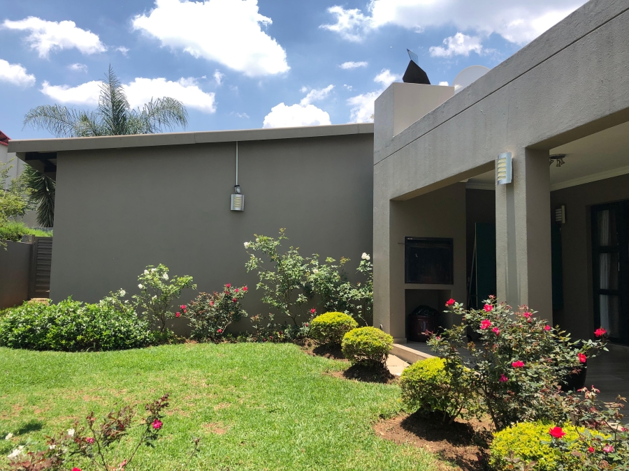 To Let 4 Bedroom Property for Rent in Cedar Creek Gauteng