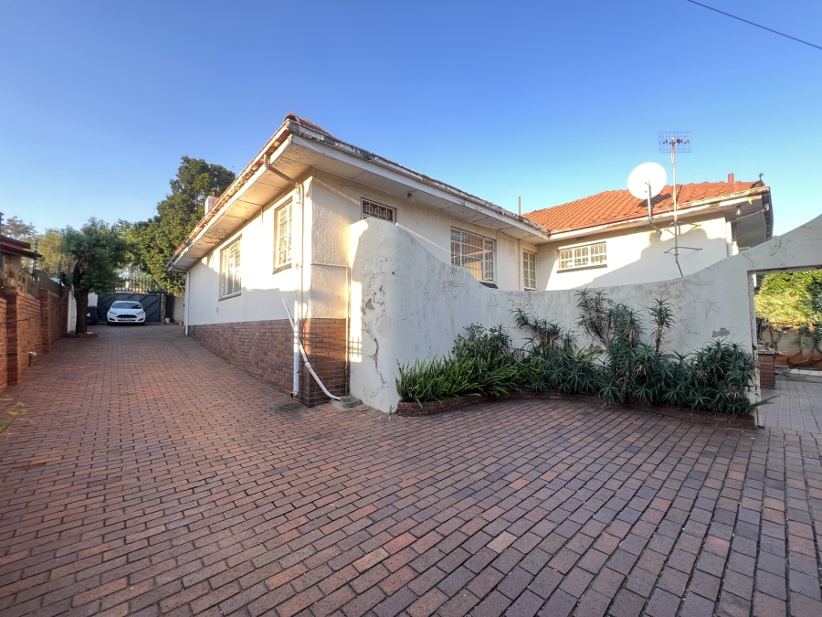 4 Bedroom Property for Sale in Cyrildene Gauteng