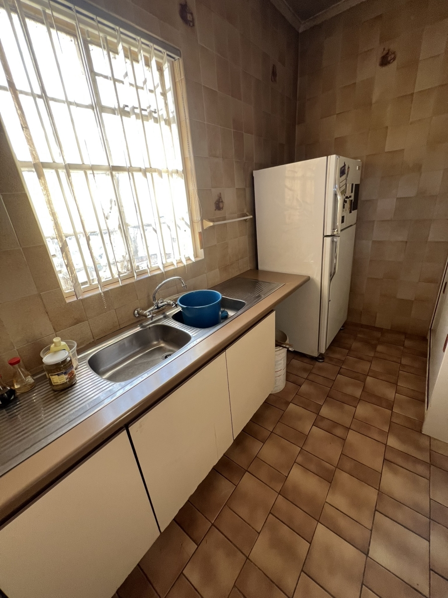 4 Bedroom Property for Sale in Cyrildene Gauteng