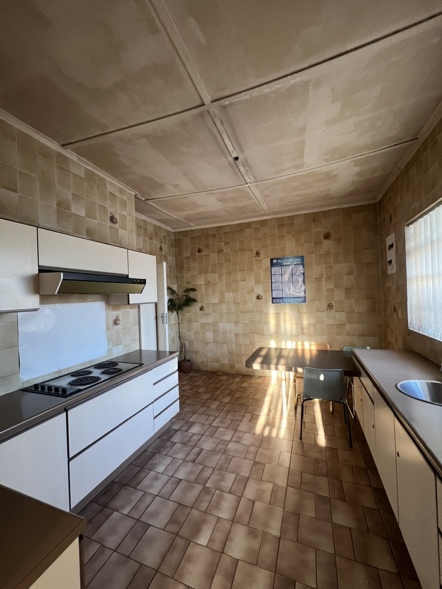 4 Bedroom Property for Sale in Cyrildene Gauteng