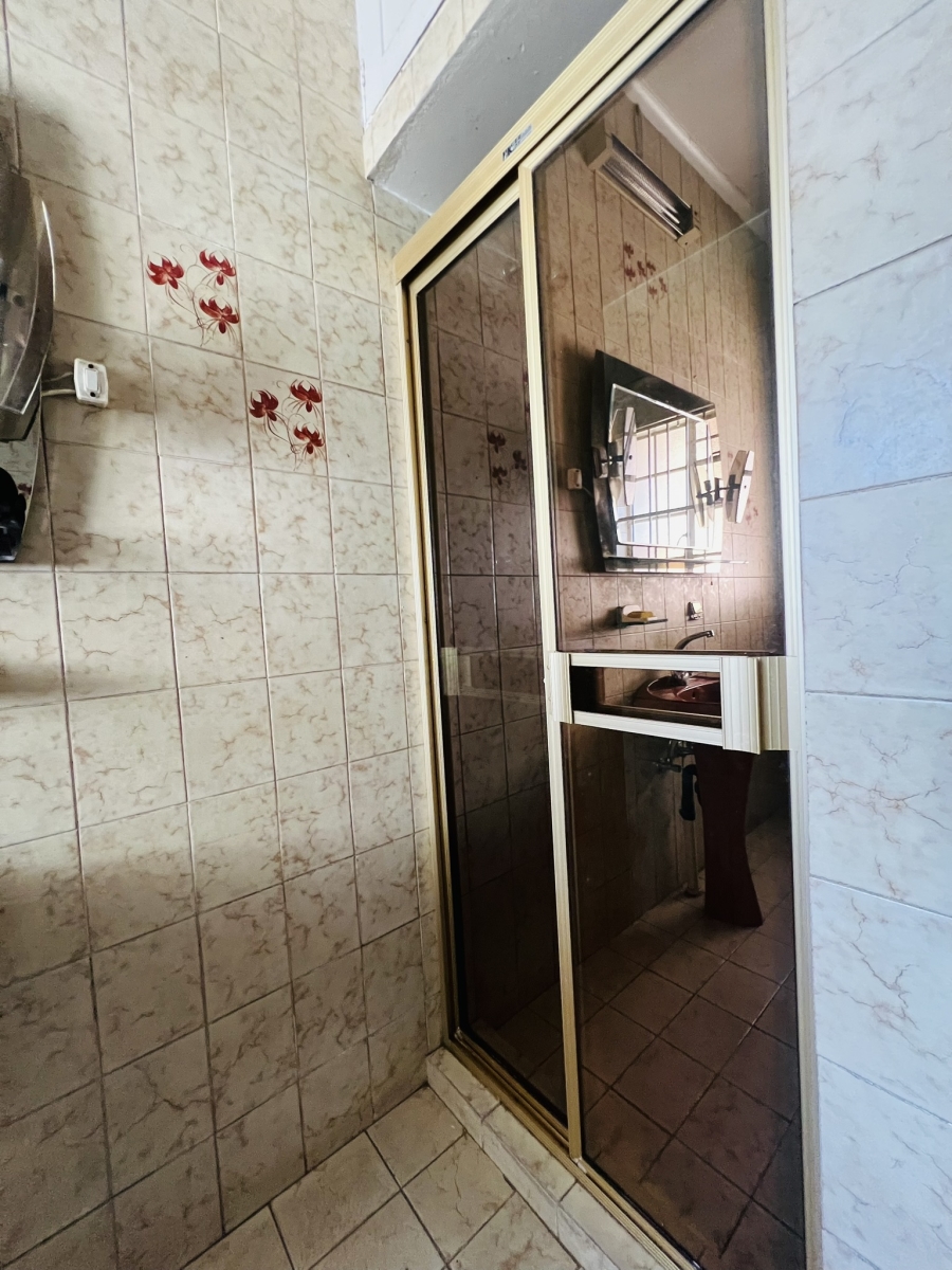 4 Bedroom Property for Sale in Cyrildene Gauteng