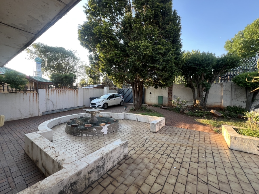 4 Bedroom Property for Sale in Cyrildene Gauteng