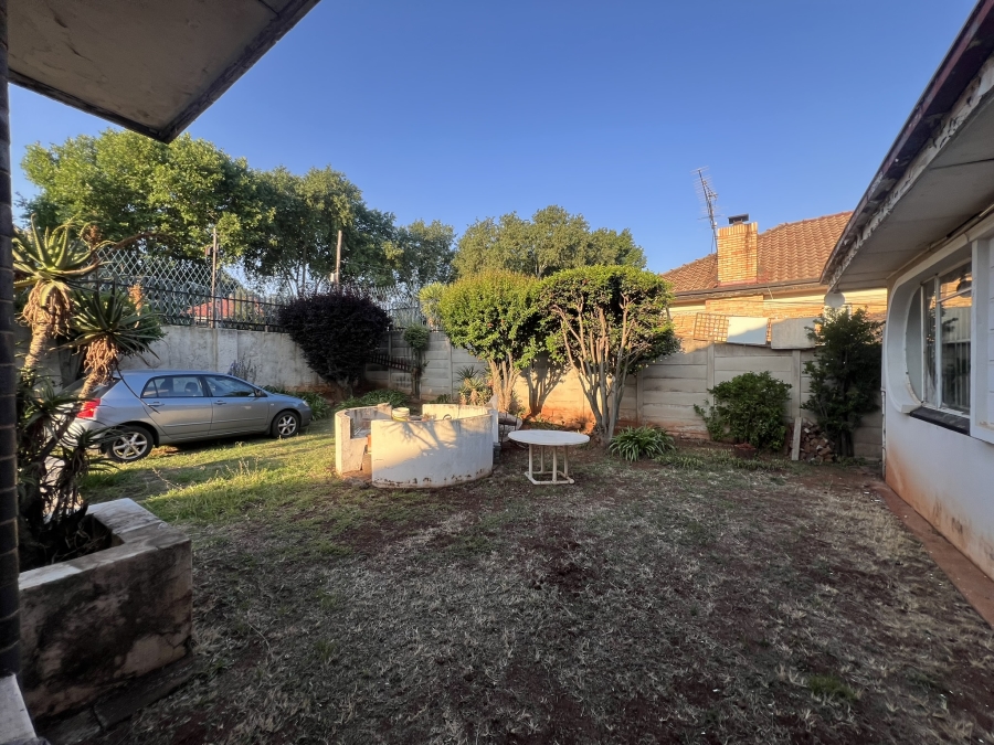 4 Bedroom Property for Sale in Cyrildene Gauteng