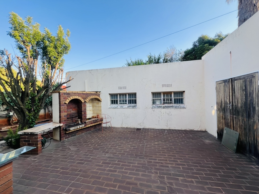 4 Bedroom Property for Sale in Cyrildene Gauteng