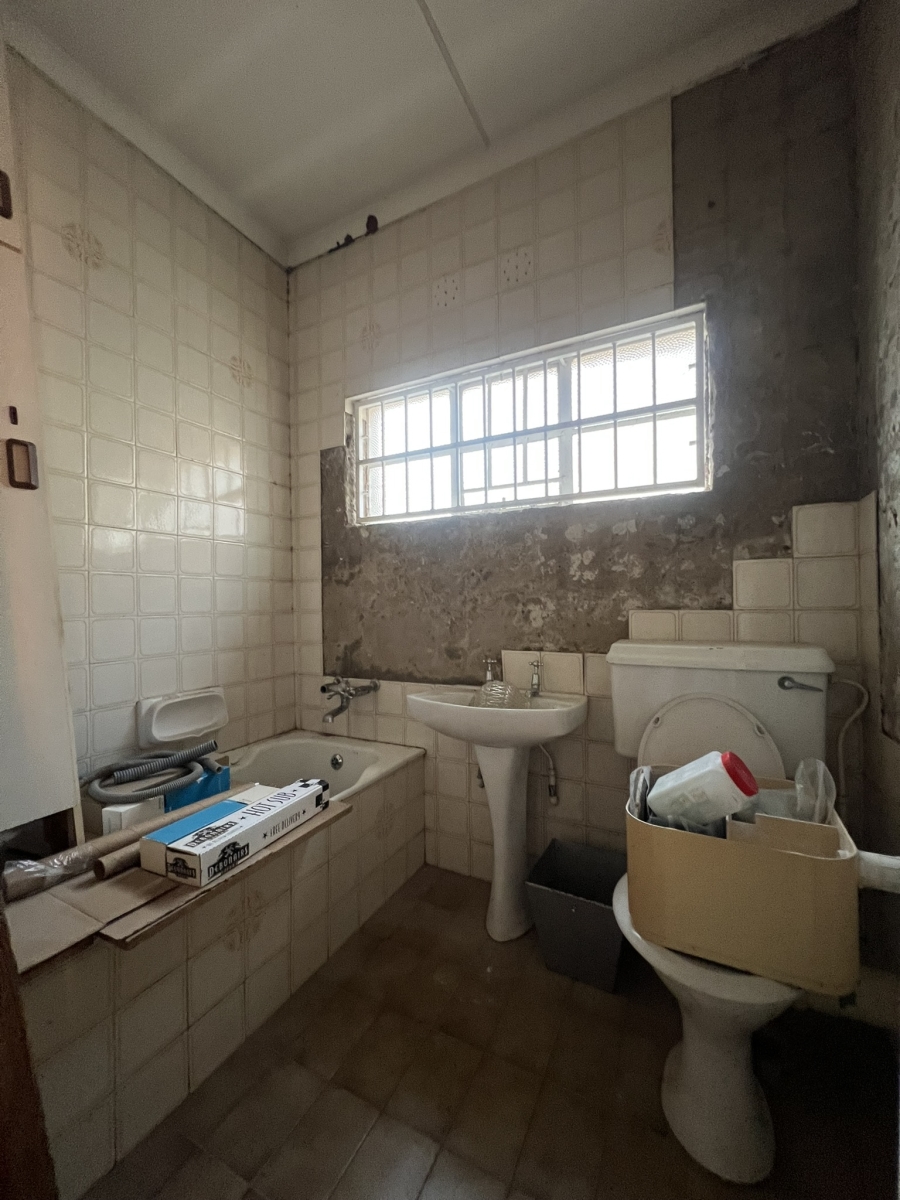 4 Bedroom Property for Sale in Cyrildene Gauteng