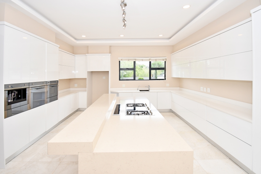 7 Bedroom Property for Sale in Waterfall Country Estate Gauteng