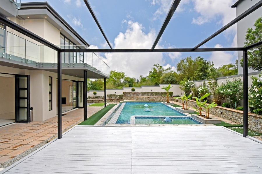 7 Bedroom Property for Sale in Waterfall Country Estate Gauteng