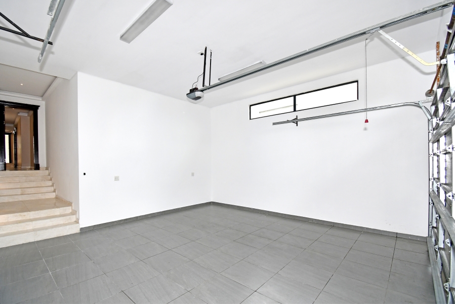 7 Bedroom Property for Sale in Waterfall Country Estate Gauteng