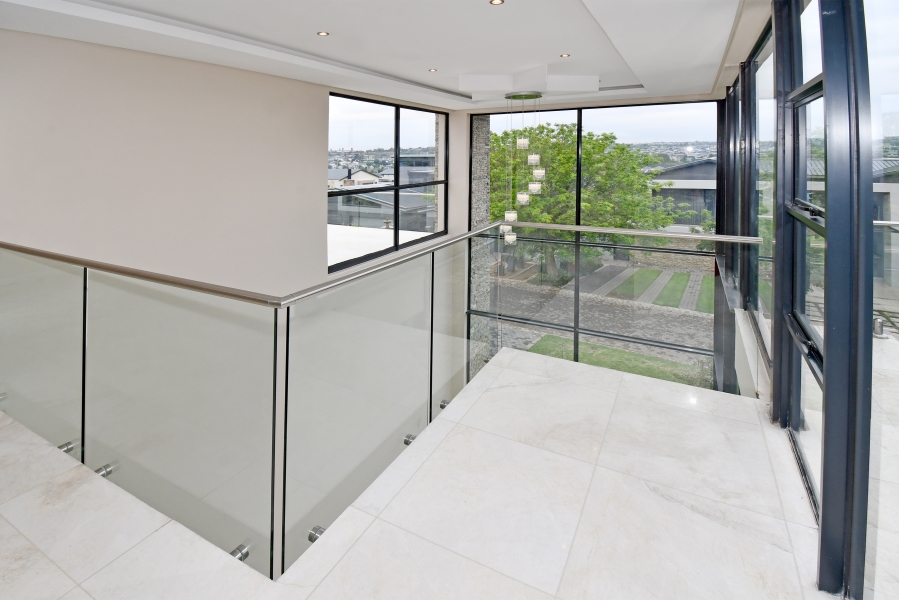 7 Bedroom Property for Sale in Waterfall Country Estate Gauteng