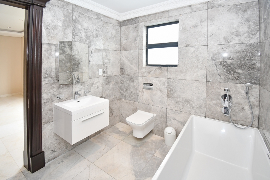 7 Bedroom Property for Sale in Waterfall Country Estate Gauteng