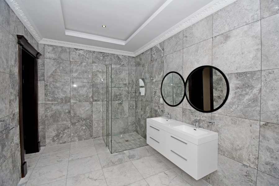 7 Bedroom Property for Sale in Waterfall Country Estate Gauteng