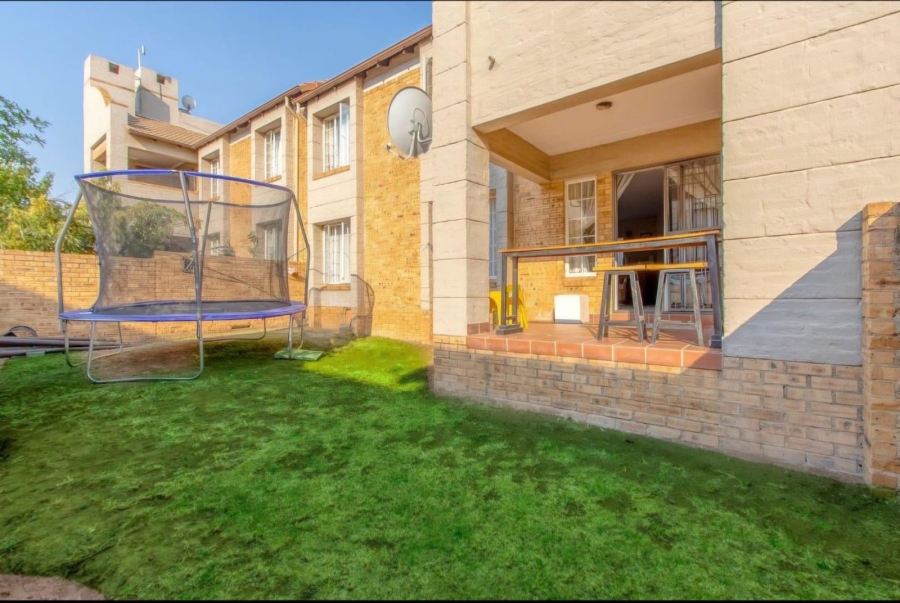 2 Bedroom Property for Sale in Noordwyk Gauteng