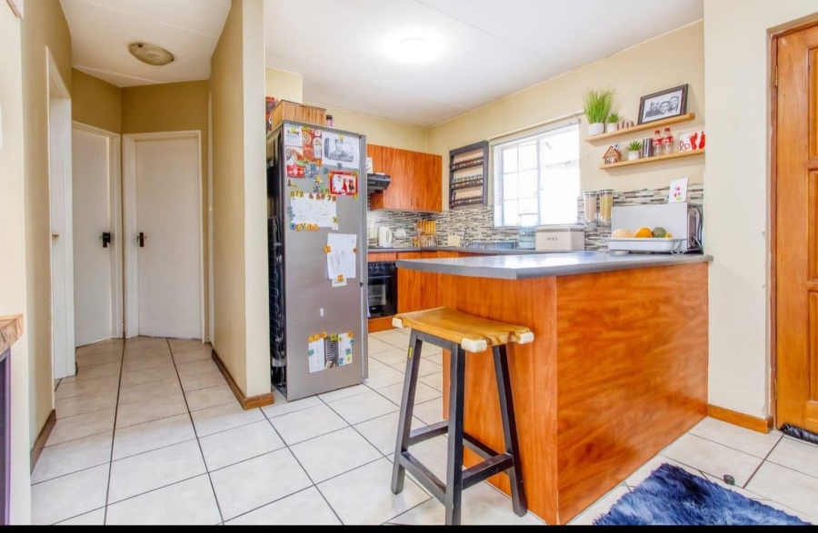 2 Bedroom Property for Sale in Noordwyk Gauteng