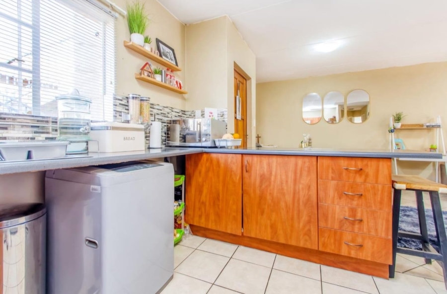 2 Bedroom Property for Sale in Noordwyk Gauteng