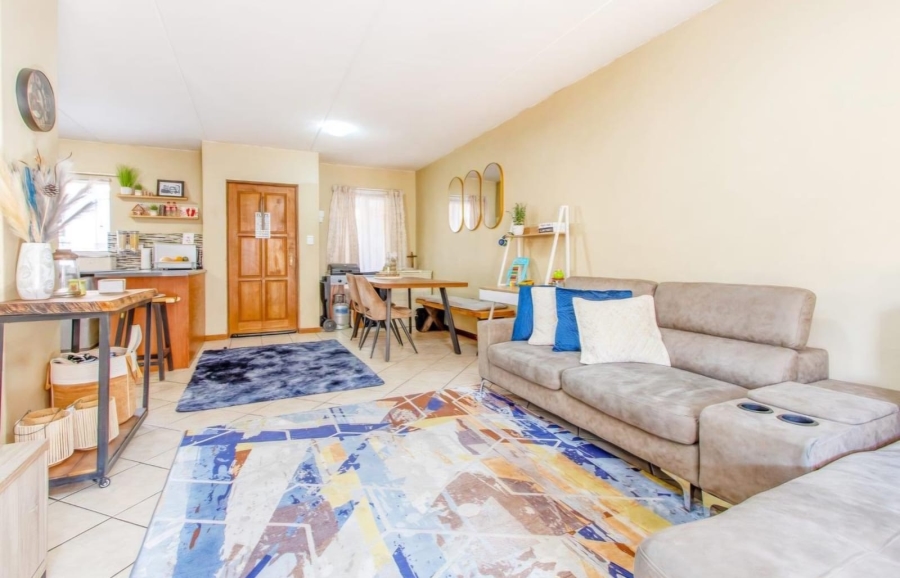 2 Bedroom Property for Sale in Noordwyk Gauteng