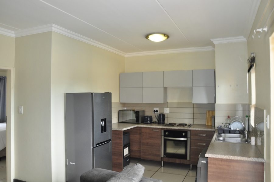 1 Bedroom Property for Sale in Rooihuiskraal Gauteng