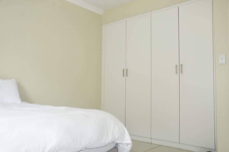 1 Bedroom Property for Sale in Rooihuiskraal Gauteng