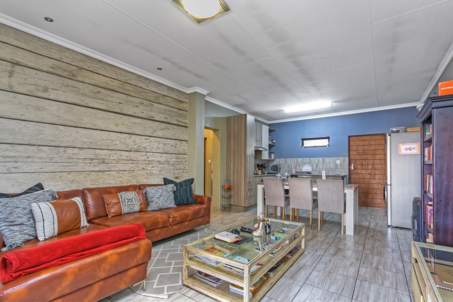 2 Bedroom Property for Sale in Noordwyk Gauteng