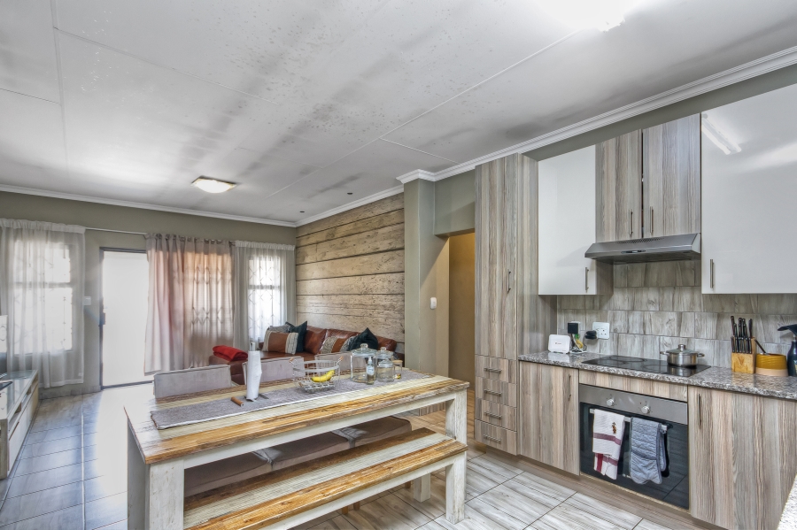 2 Bedroom Property for Sale in Noordwyk Gauteng