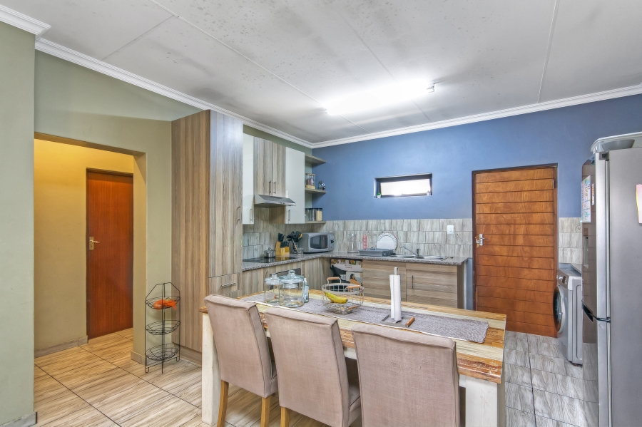 2 Bedroom Property for Sale in Noordwyk Gauteng