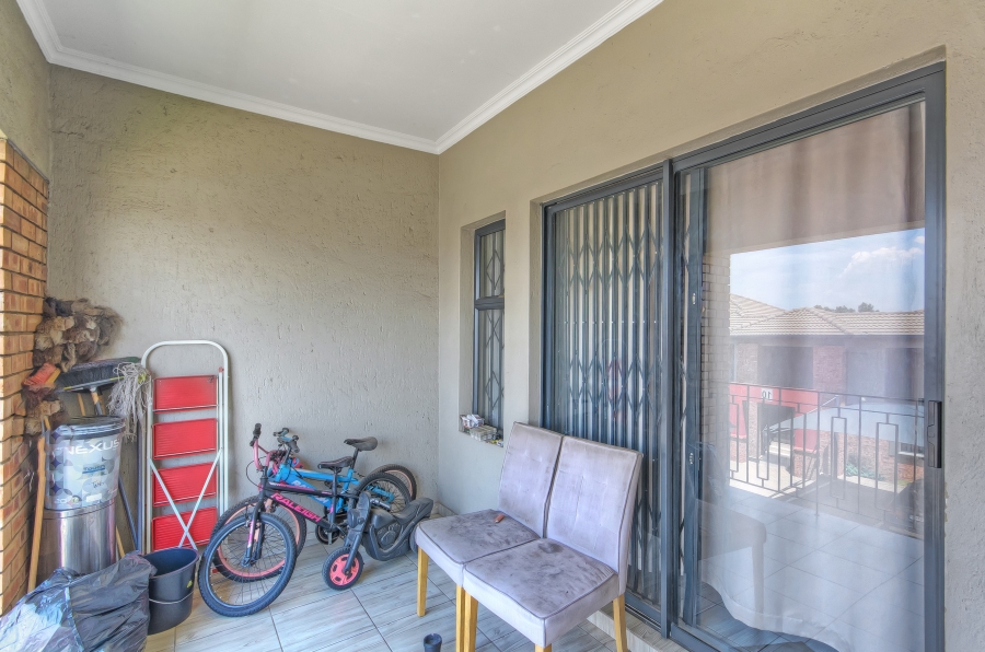 2 Bedroom Property for Sale in Noordwyk Gauteng
