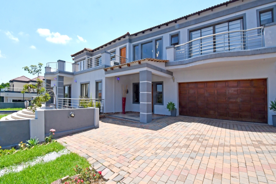 5 Bedroom Property for Sale in Blue Valley Golf Estate Gauteng