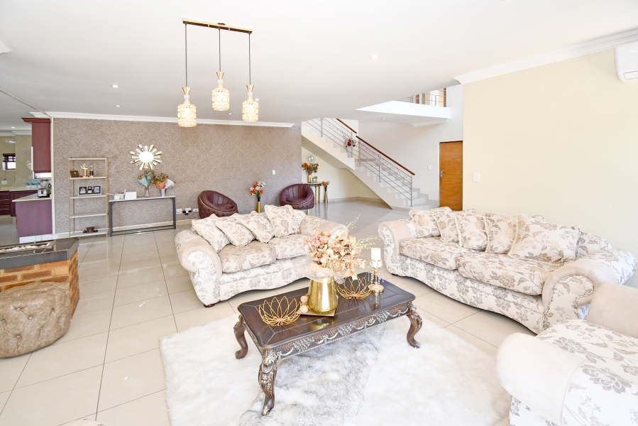 5 Bedroom Property for Sale in Blue Valley Golf Estate Gauteng
