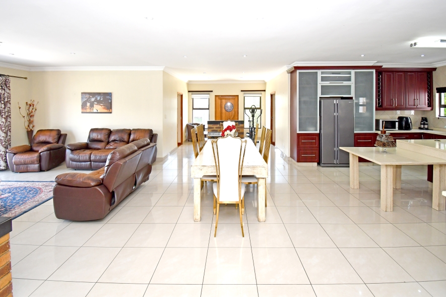 5 Bedroom Property for Sale in Blue Valley Golf Estate Gauteng
