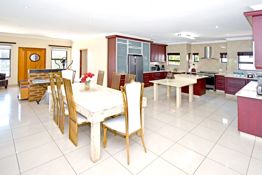 5 Bedroom Property for Sale in Blue Valley Golf Estate Gauteng