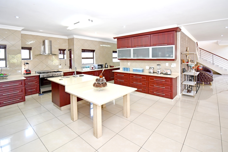 5 Bedroom Property for Sale in Blue Valley Golf Estate Gauteng