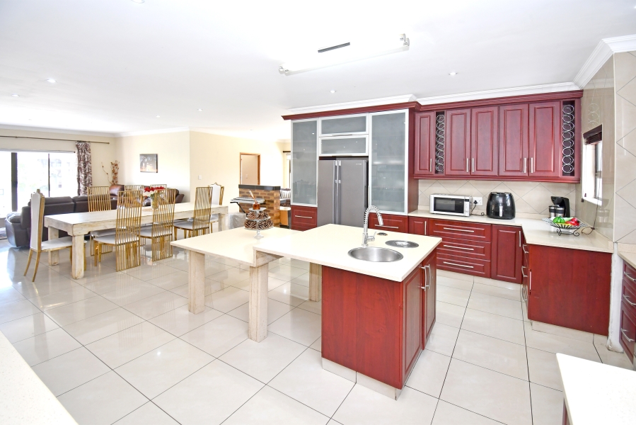 5 Bedroom Property for Sale in Blue Valley Golf Estate Gauteng