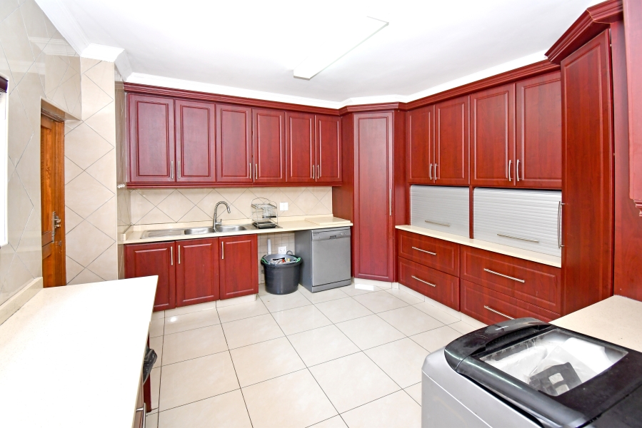 5 Bedroom Property for Sale in Blue Valley Golf Estate Gauteng