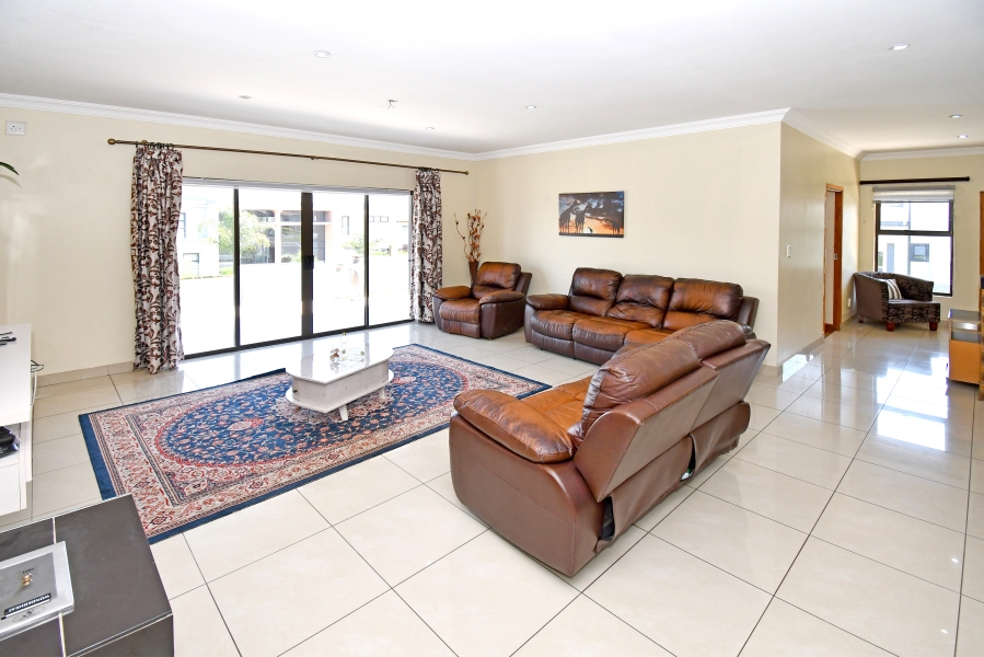 5 Bedroom Property for Sale in Blue Valley Golf Estate Gauteng
