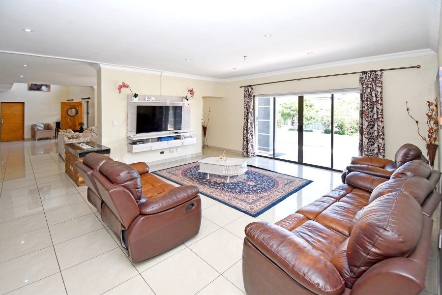 5 Bedroom Property for Sale in Blue Valley Golf Estate Gauteng