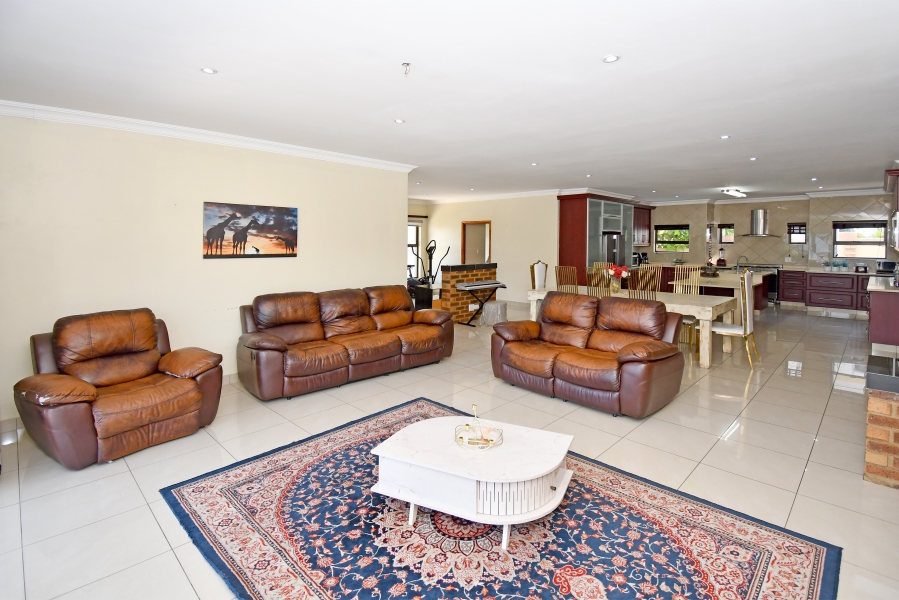 5 Bedroom Property for Sale in Blue Valley Golf Estate Gauteng
