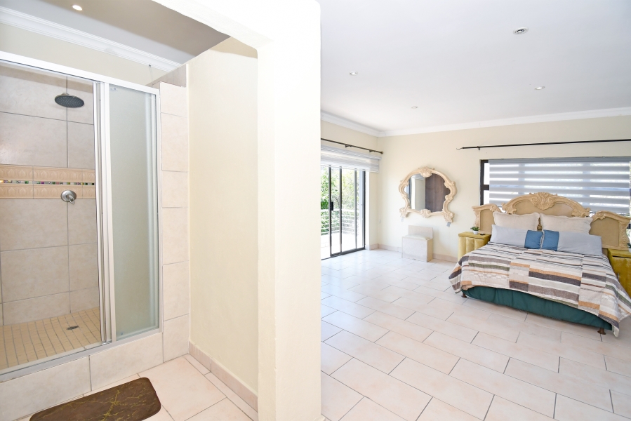 5 Bedroom Property for Sale in Blue Valley Golf Estate Gauteng