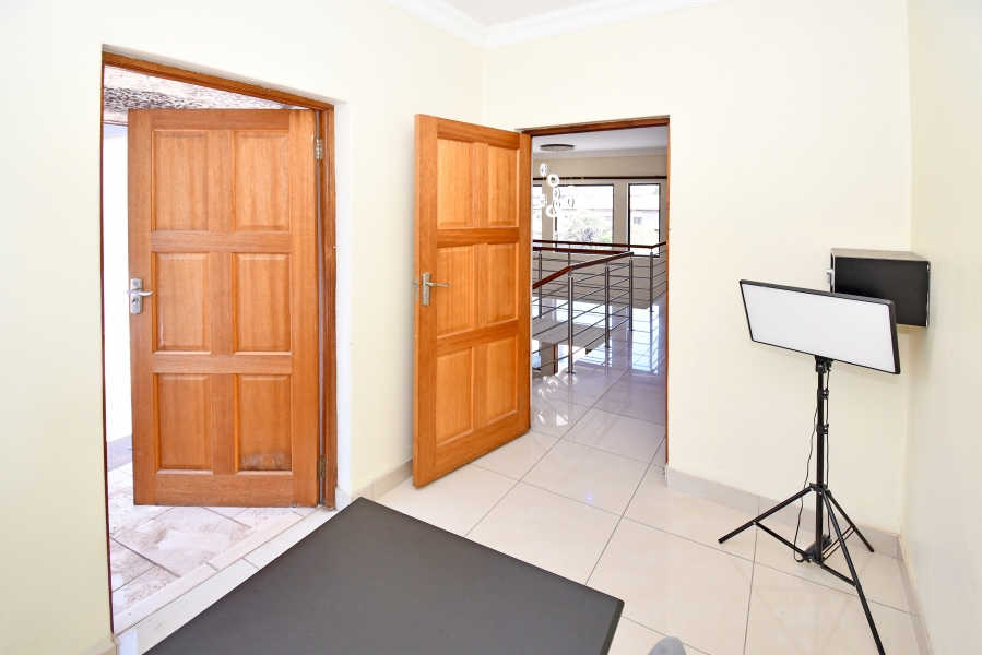 5 Bedroom Property for Sale in Blue Valley Golf Estate Gauteng