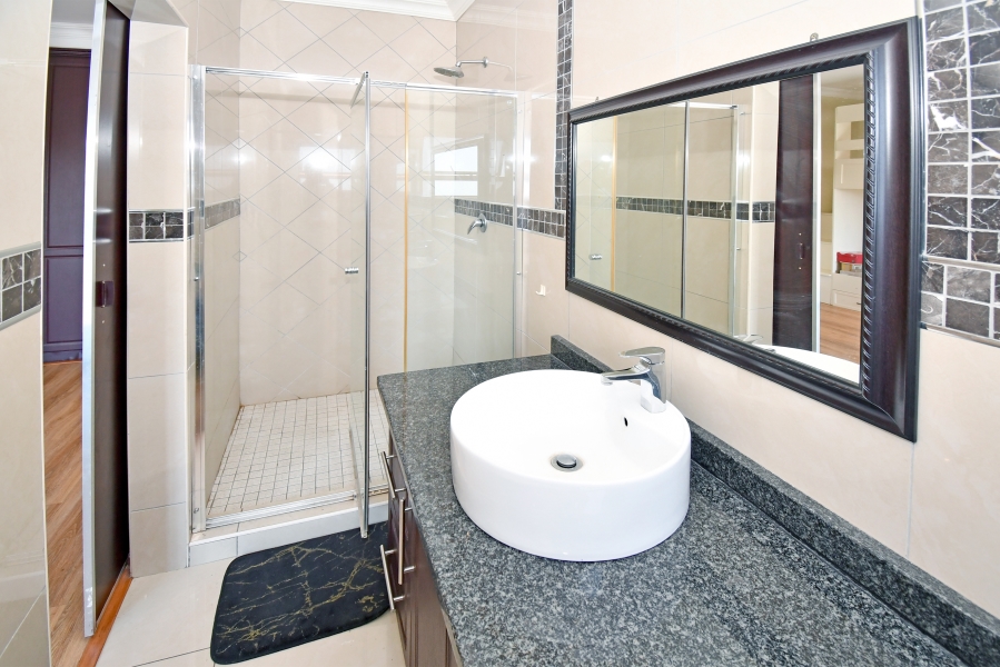 5 Bedroom Property for Sale in Blue Valley Golf Estate Gauteng