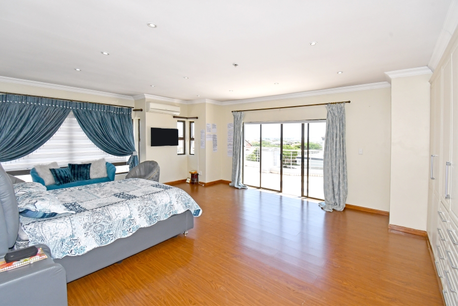 5 Bedroom Property for Sale in Blue Valley Golf Estate Gauteng