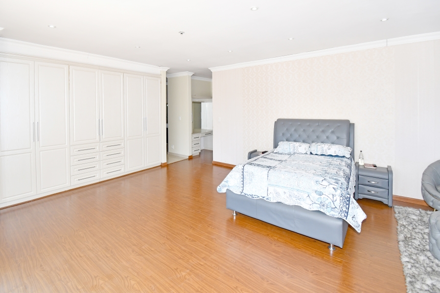 5 Bedroom Property for Sale in Blue Valley Golf Estate Gauteng