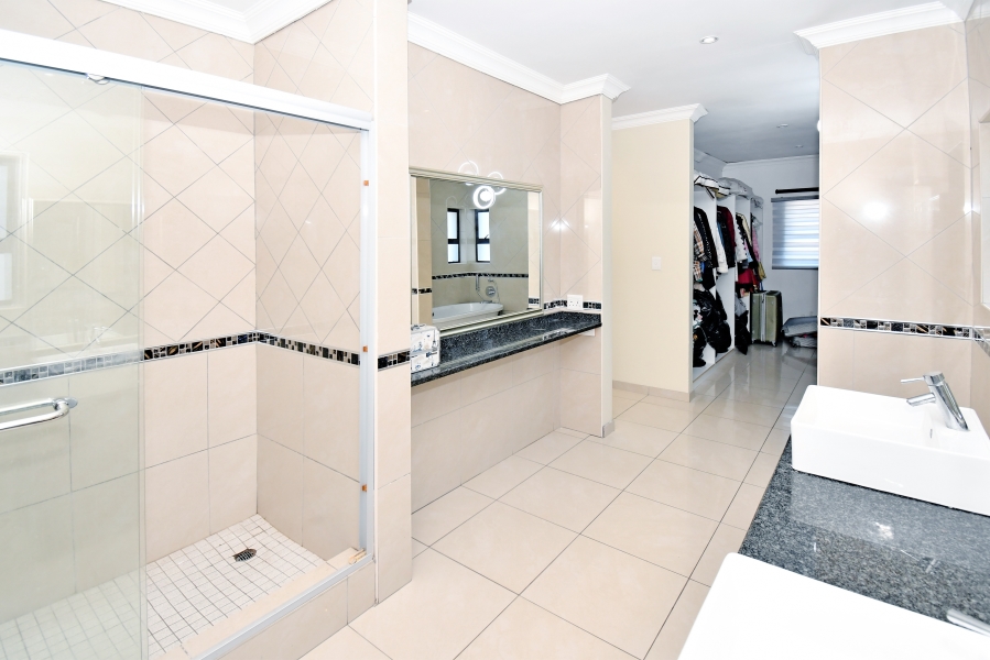 5 Bedroom Property for Sale in Blue Valley Golf Estate Gauteng