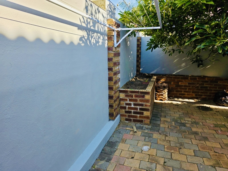 5 Bedroom Property for Sale in Blue Valley Golf Estate Gauteng