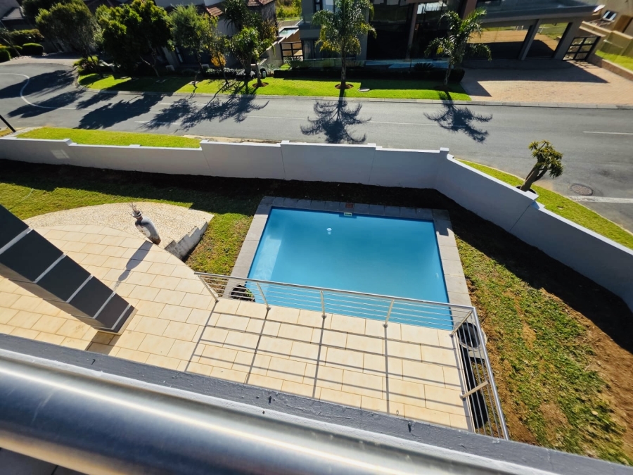 5 Bedroom Property for Sale in Blue Valley Golf Estate Gauteng