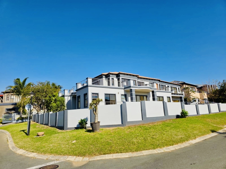 5 Bedroom Property for Sale in Blue Valley Golf Estate Gauteng