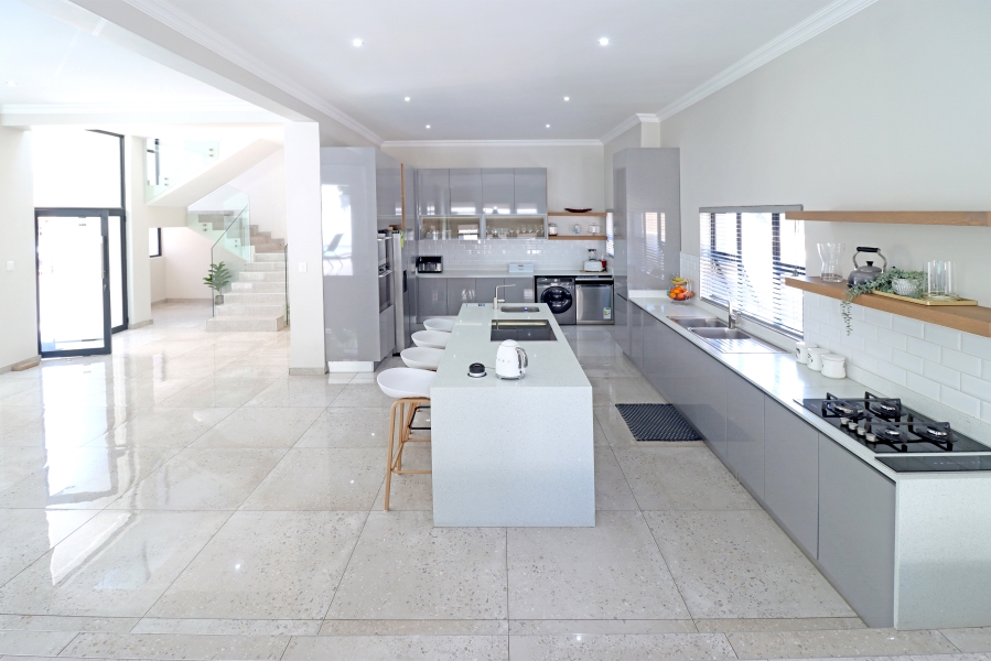 5 Bedroom Property for Sale in Kyalami Glen Estate Gauteng