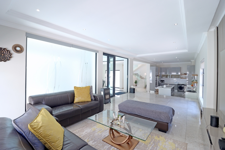 5 Bedroom Property for Sale in Kyalami Glen Estate Gauteng