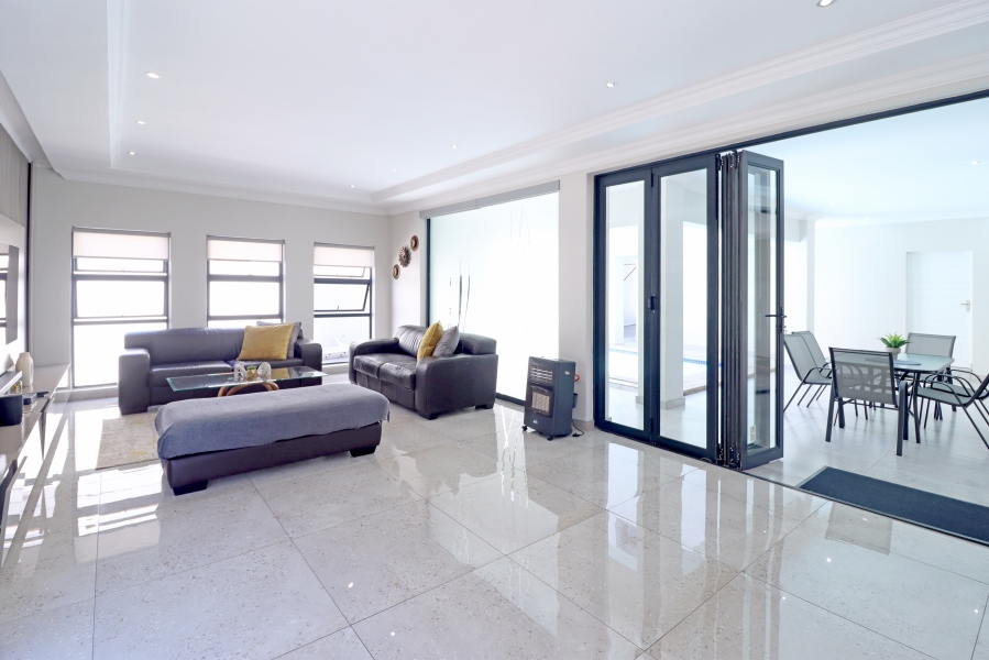 5 Bedroom Property for Sale in Kyalami Glen Estate Gauteng